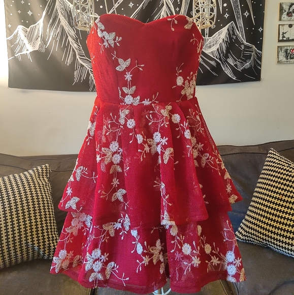 Red Dress - Picture 1 of 4